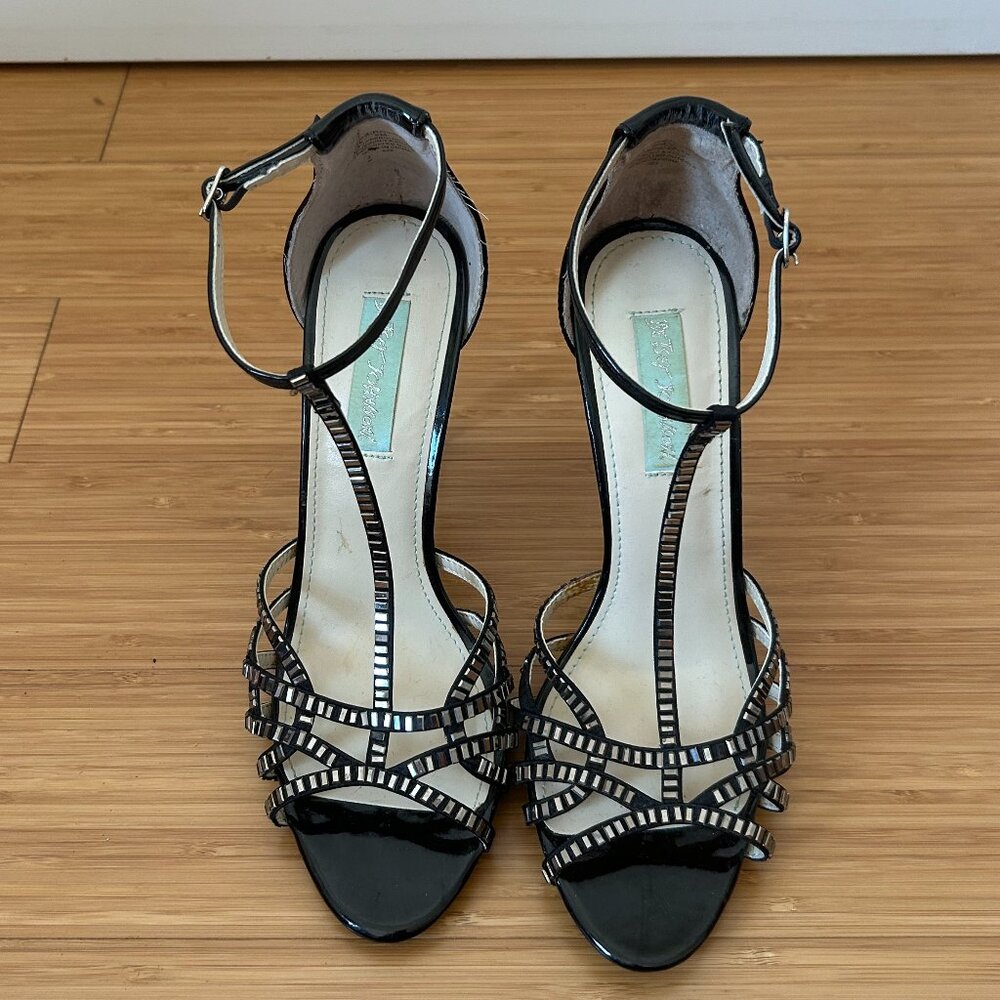 Betsey Johnson Women's Black Sz. 8 M dressy heeled sandal